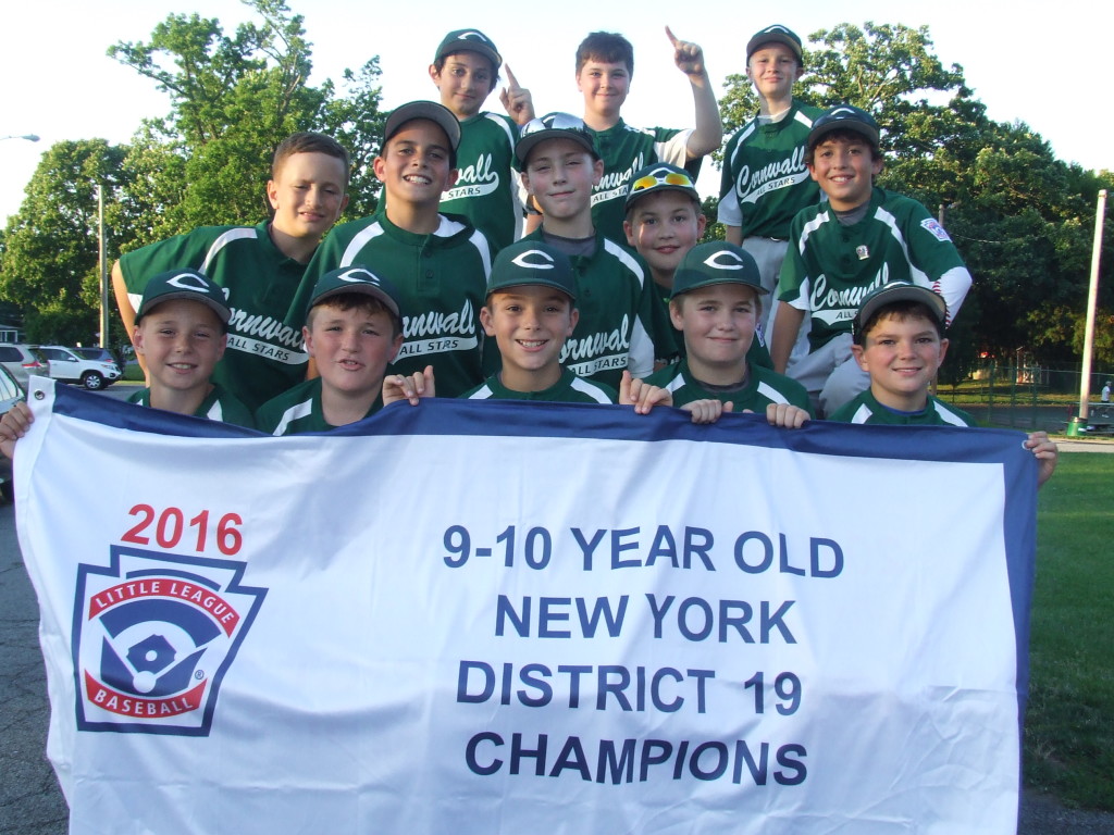 The 9-10 Boys went honking with their banner after defeating Minisink-Otisville 12-11. 