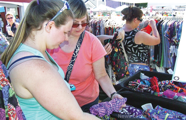 Photo by Jason Kaplan Temperatures may have reached the 90s for the 44th annual Cornwall Fall Festival, but that didn’t keep hundreds of people from shopping at the various vendor tents and sampling the array of food.